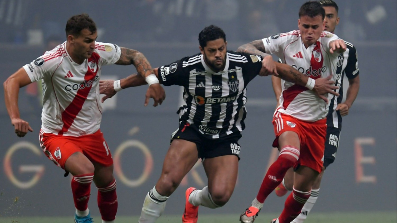 River va por un milagro ante Mineiro, para pasar a la final de la copa Libertadores