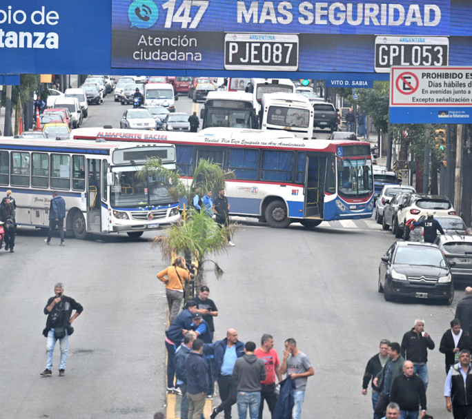 Tras llegar a un acuerdo con el Gobierno, la UTA levantó el paro