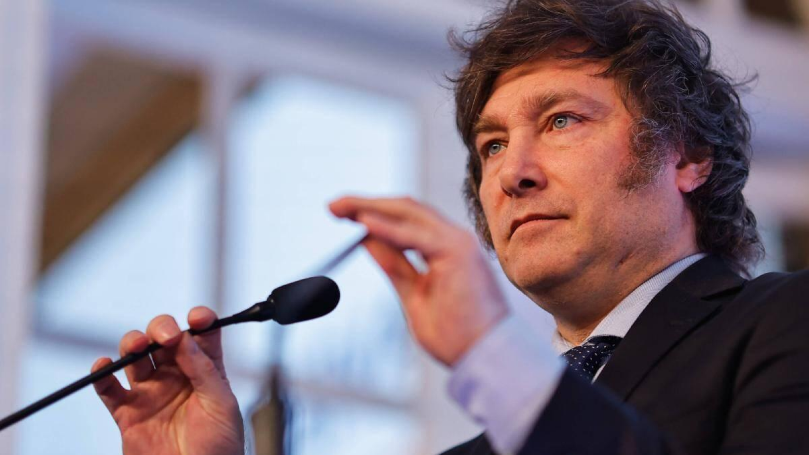 Javier Milei envió un mensaje a los trabajadores aeronáuticos al señalar que "se termina Intercargo".