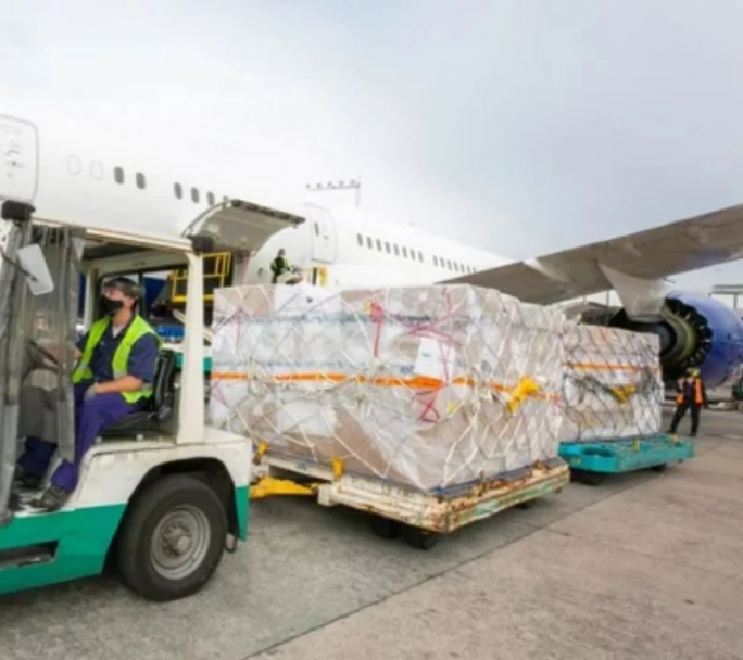 Si continuan los paros en los Aeropuertos, las fuerzas de seguridad operarán rampas