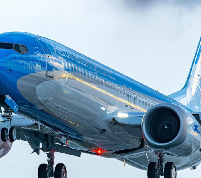 Ya no será obligatorio contratar Aerolíneas para los funcionarios del Estado