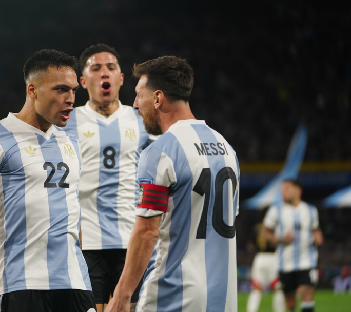 La Selección Argentina derrotó a Peru en la Bombonera y cerró un año glorioso