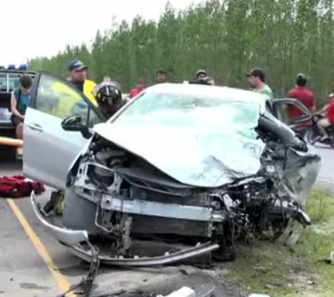 Choque fatal camino a la final: un muerto y tres hinchas de Racing heridos.