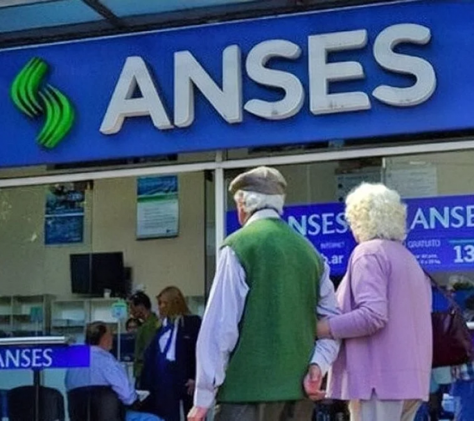 Los jubilados cobrarían con los haberes de diciembre el bono extraordinario