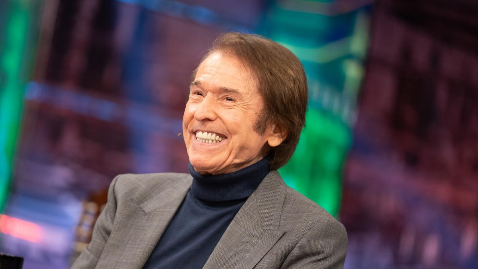 Fue internado de urgencia en Madrid el cantante Raphael a sus 81 años