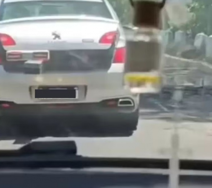 En Catamarca, un Juez fue filmado mientras llevaba a su hija en el baúl del auto