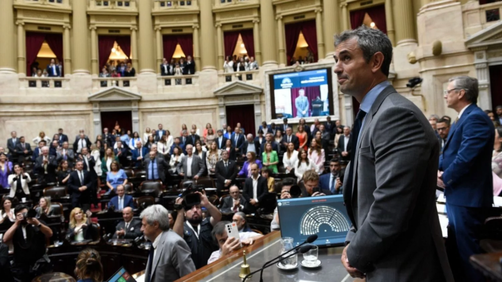 Martín Menem abrió la sesión para tratar el proyecto de Ficha Limpia