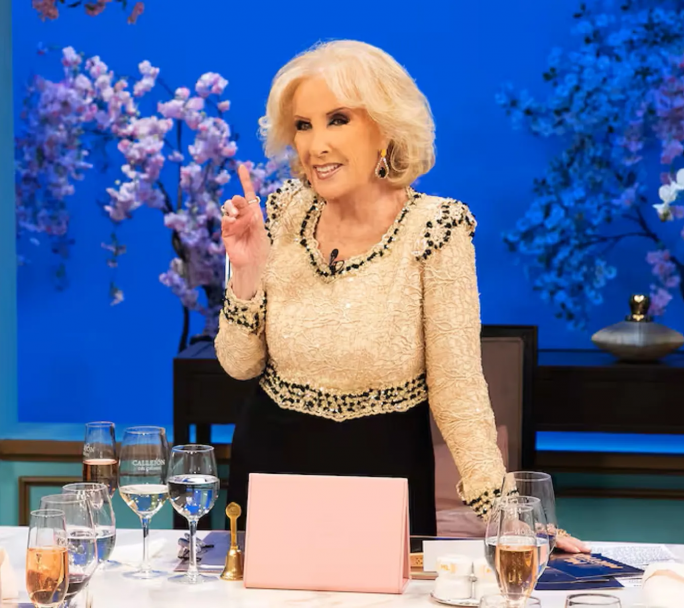 Volvió Mirtha con su programa desde Mar del Plata y tuvo el apoyo de la gente