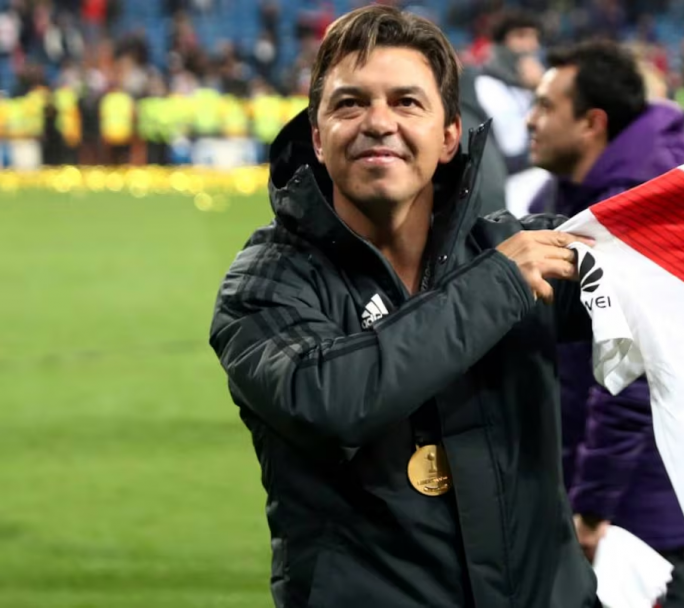 Esta noche Gallardo podría levantar su trofeo internacional número 15