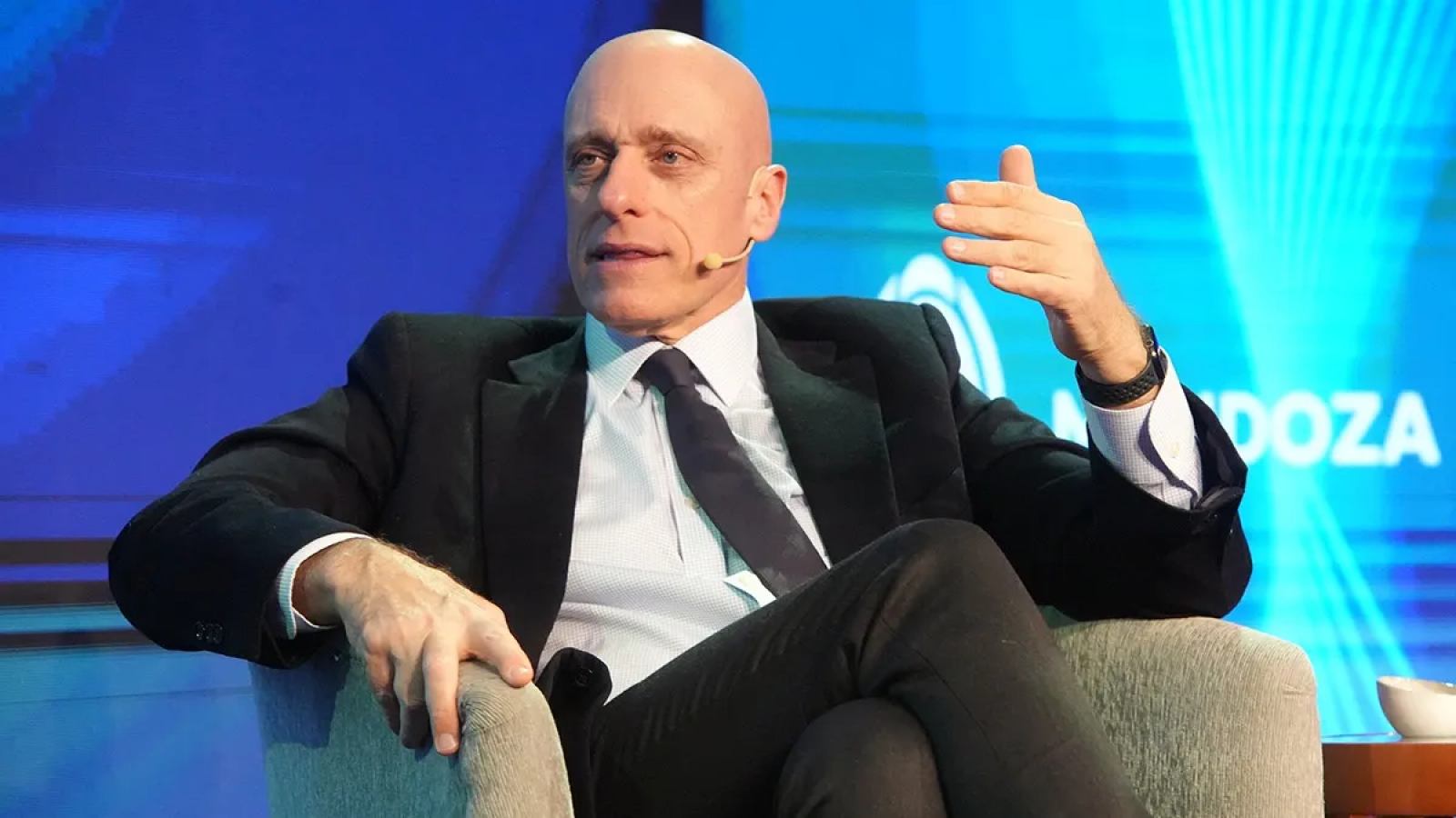 Un Diputado pidió explicaciones sobre una mujer que ingreso con muchas valijas y evito la Aduana