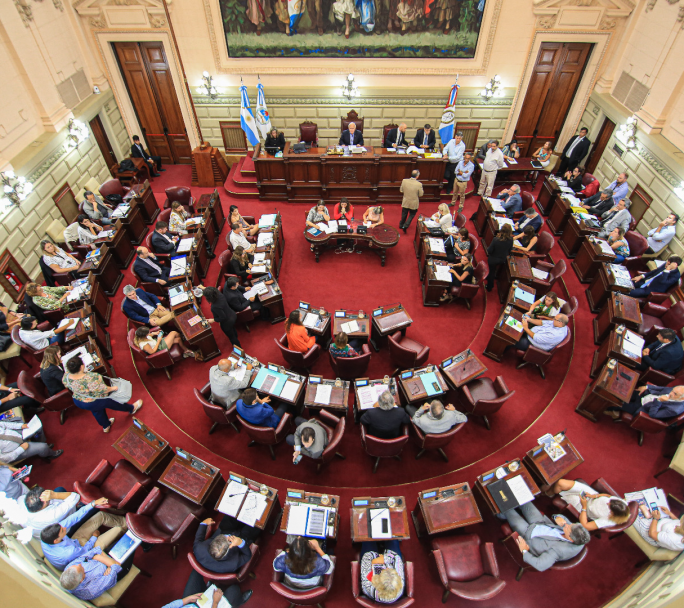 Comenzó a sesionar la Cámara de Diputados para tratar el DNU del acuerdo con el FMI