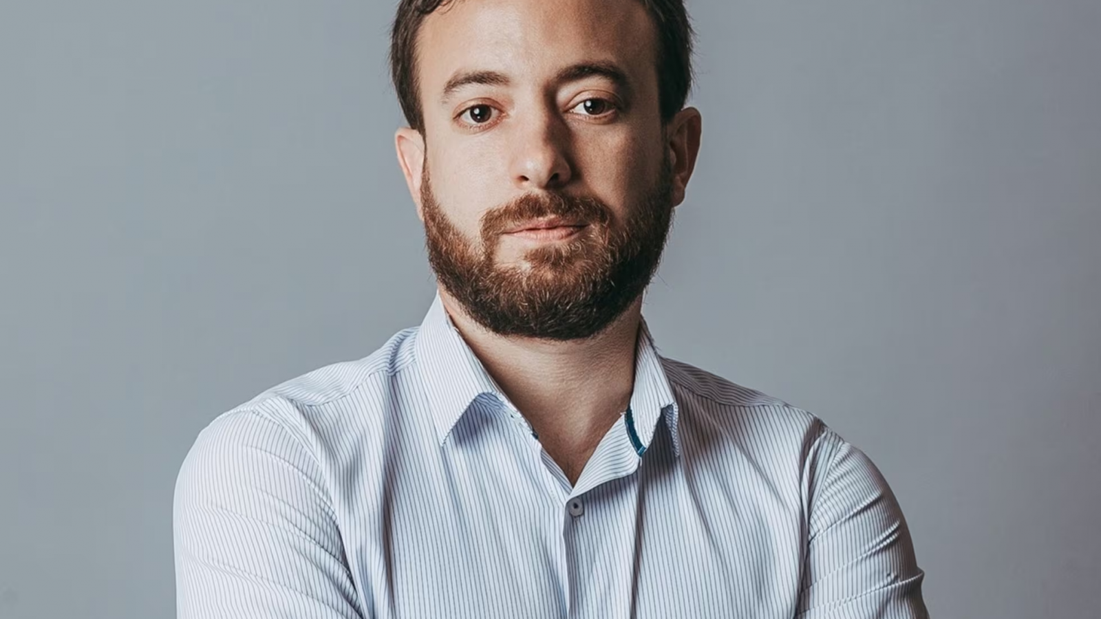 El escritor Agustín Laje critico al kirchnerismo y negó los 30000 desaparecidos