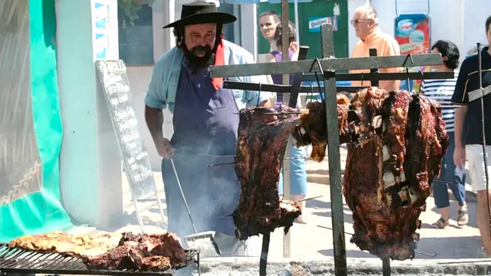 Asado a la estaca: tres pueblos para comer la mejor carne de pastura a una hora y media de CABA