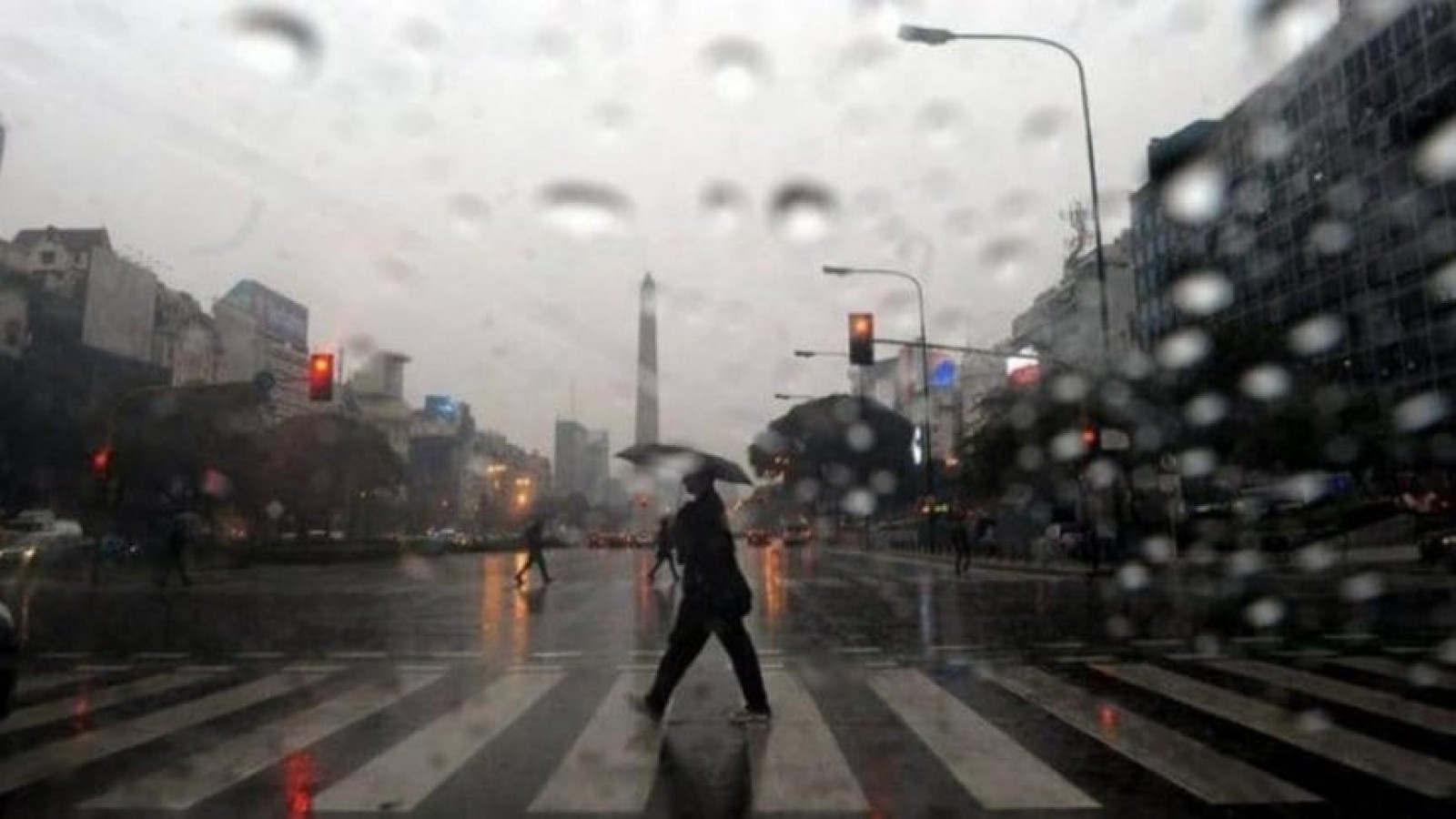 Alerta por tormentas fuertes sobre CABA