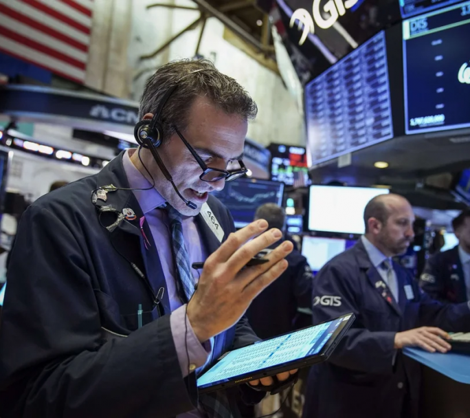 Jueves negro para los mercados por las medidas de Trump: Apple cae 8,5%