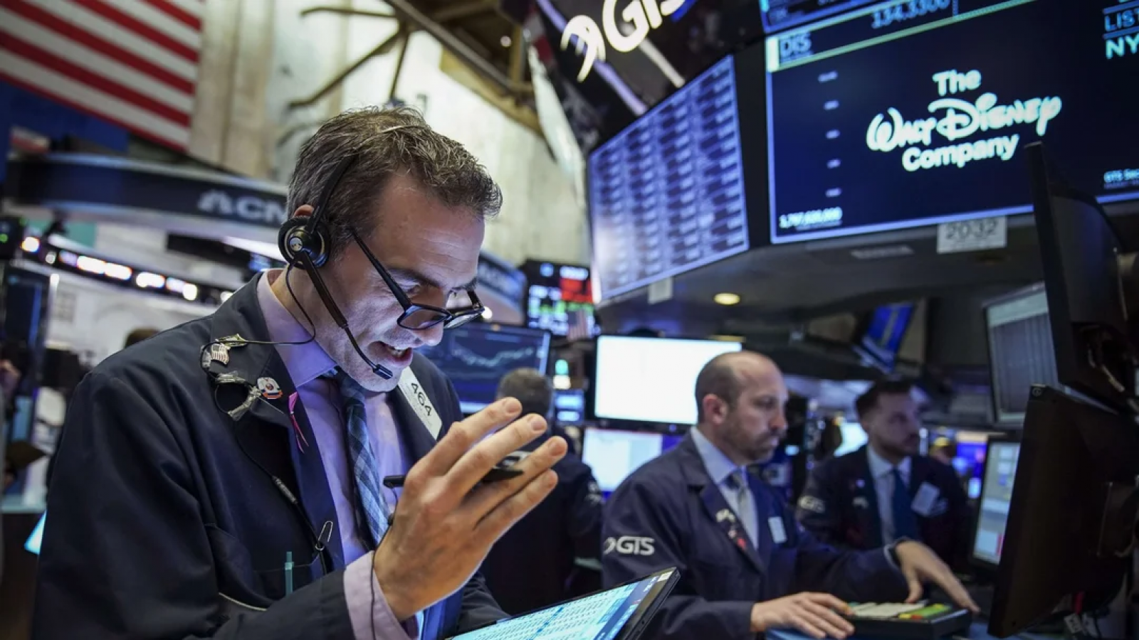 Jueves negro para los mercados por las medidas de Trump: Apple cae 8,5%