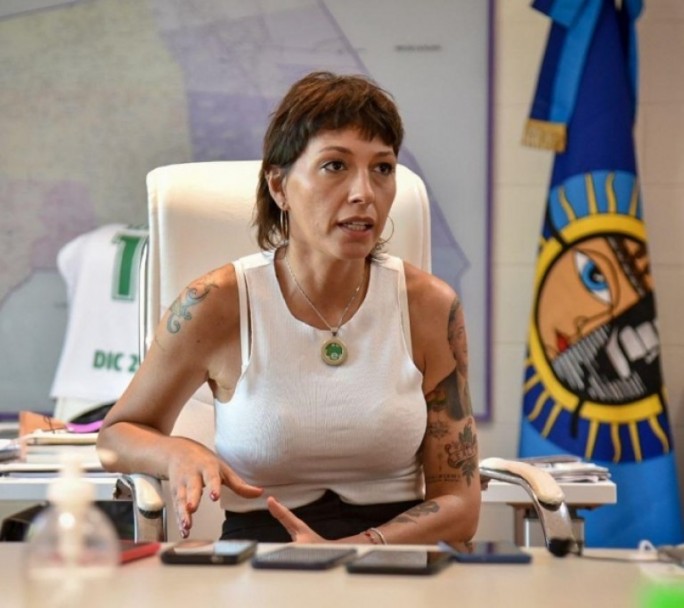 Mayra Mendoza criticó el desdoblamiento electoral en Buenos Aires y advirtió: "El que rompe es Axel"