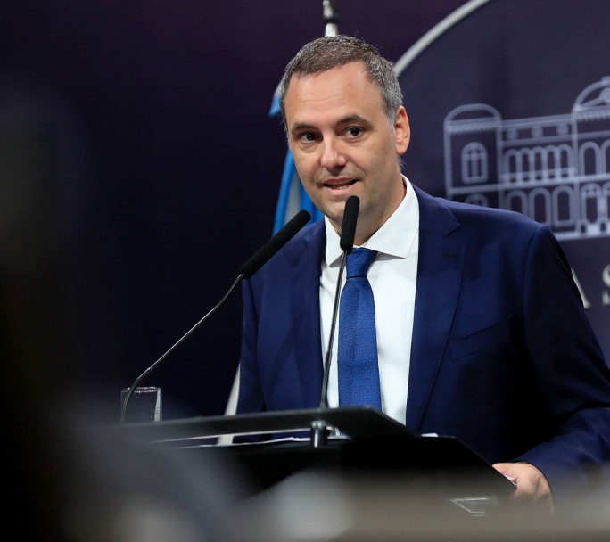 Manuel Adorni sobre el paro:  "uno de los últimos coletazos de quienes viven de extorsión y apriete"