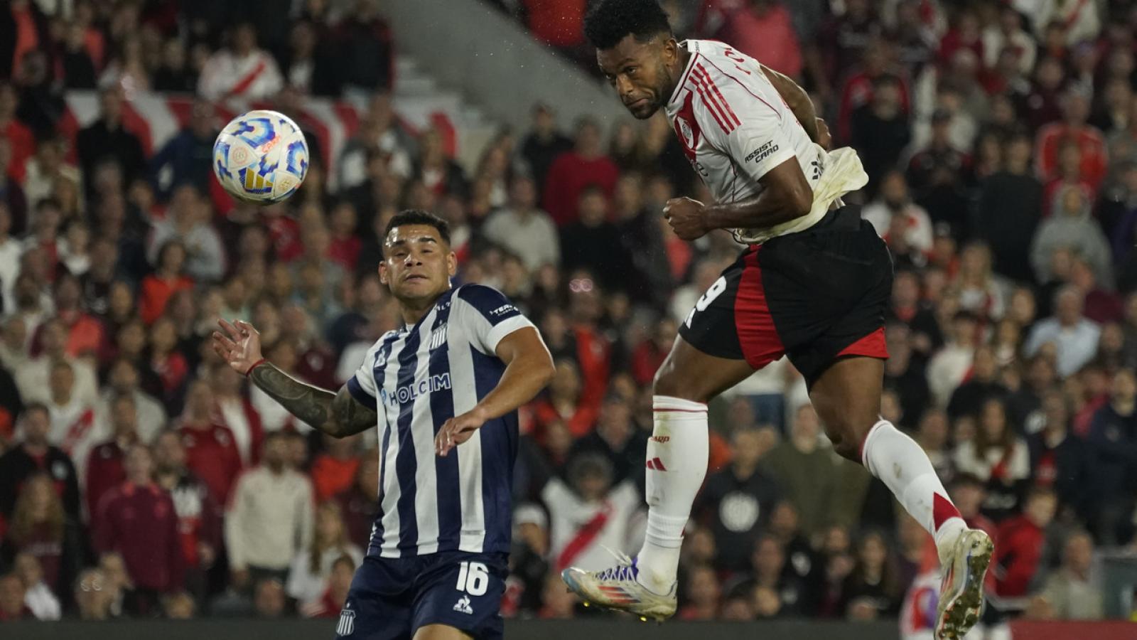 River consiguió un empate agónico ante Talleres por 1 a 1