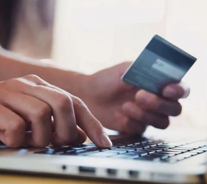 El auge del e-commerce no compensa la caída del consumo offline, advierten especialistas
