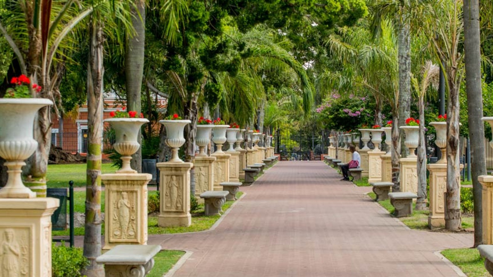 Las mejores plazas de Buenos Aires: rincones verdes con historia, arte y paseos para todos los gustos