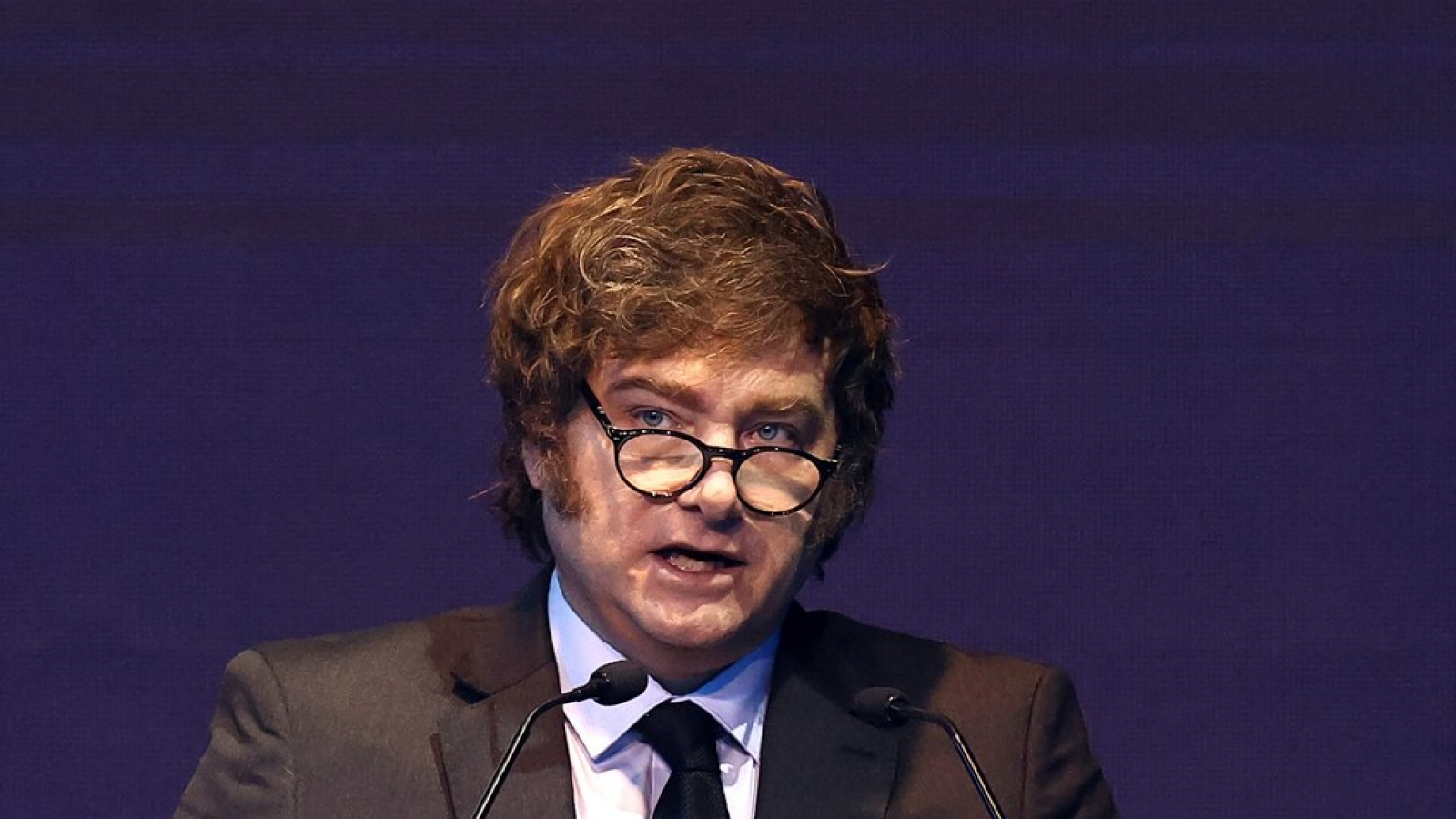 Milei adelanta "revolución monetaria de la libertad" y defiende el uso del dólar