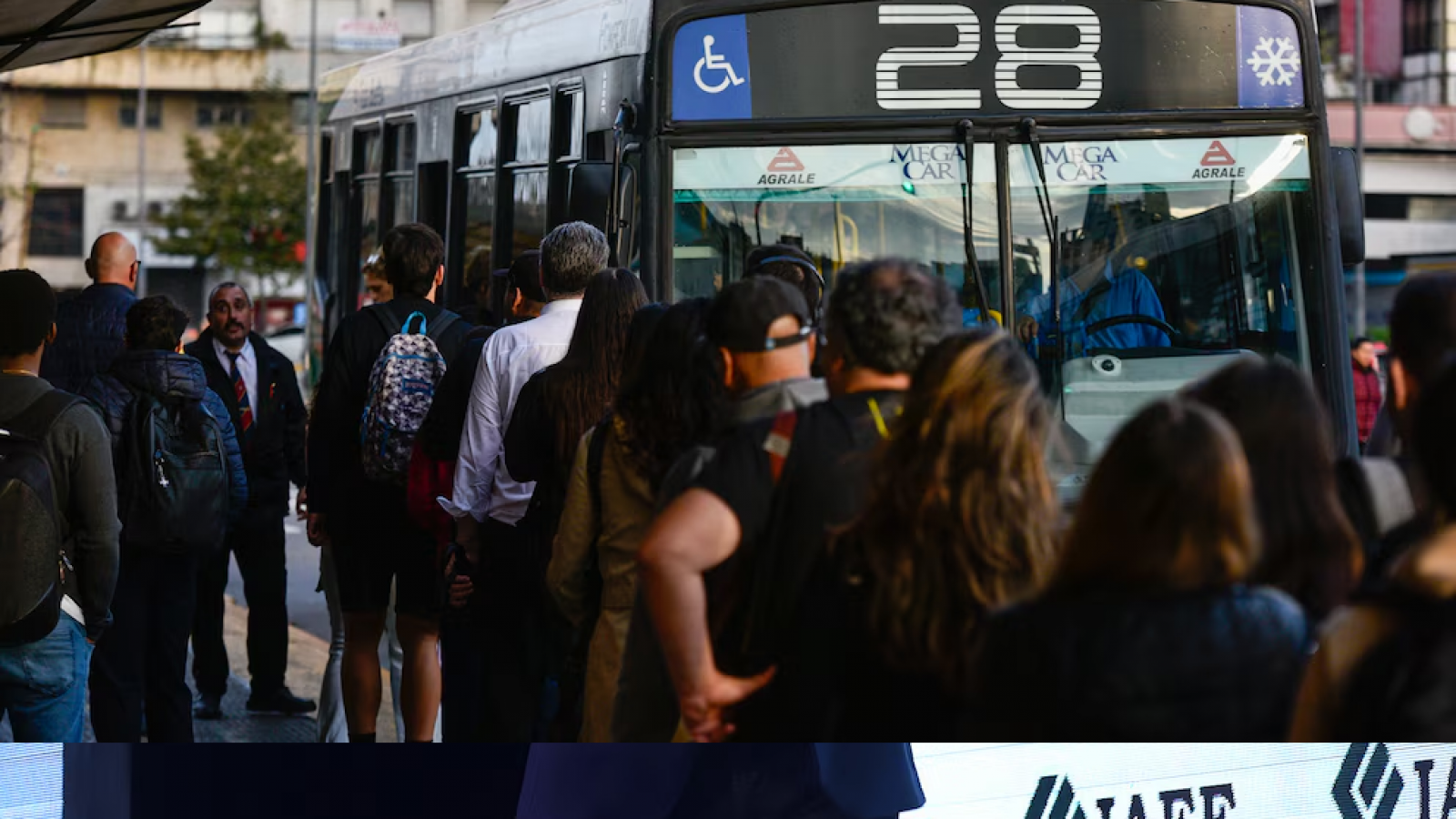 Se levanta la amenaza de paro: la UTA acuerda aumento salarial para colectiveros del AMBA