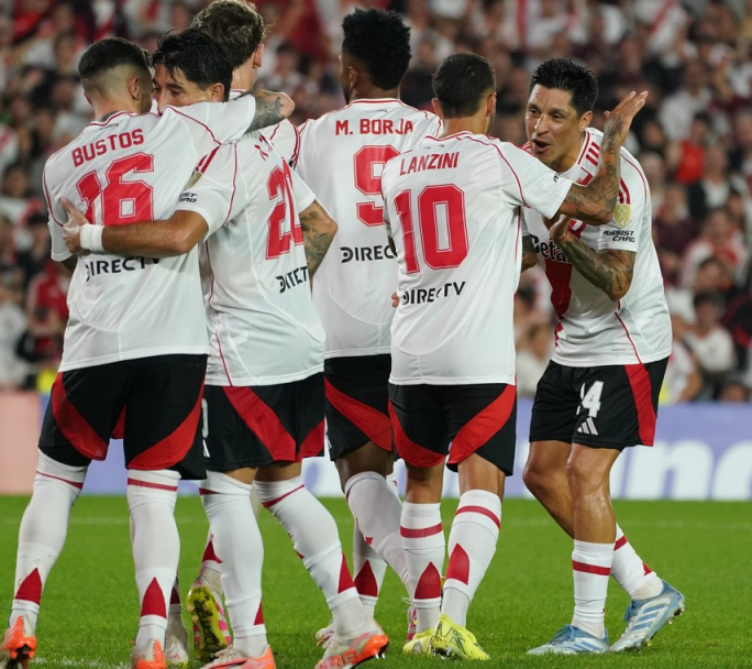 Con una gran produccion River goleo a Independiente del Valle y clasificó a octavos