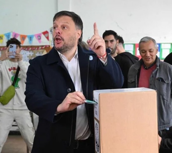 Leandro Santoro vinculó el episodio del video falso con la antidemocracia