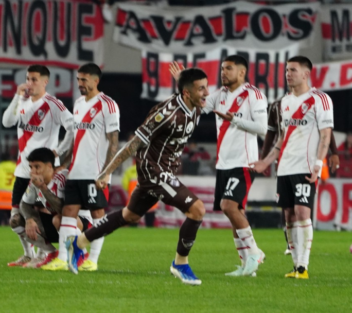 Se dio la lógica de los visitantes, Platense le ganó por penales a River