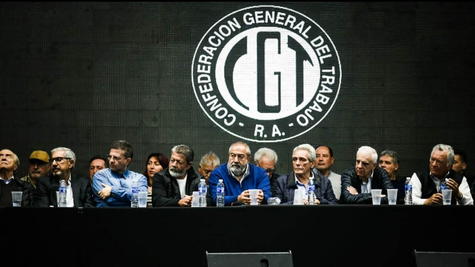 Ante el DNU que saco el gobierno limitando las huegas , la CGT en pie de guerra