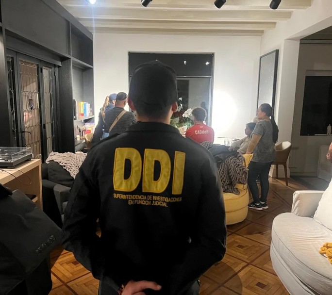 Giro en el caso Maradona: Juicio suspendido, allanamientos y una jueza bajo la lupa por un documental