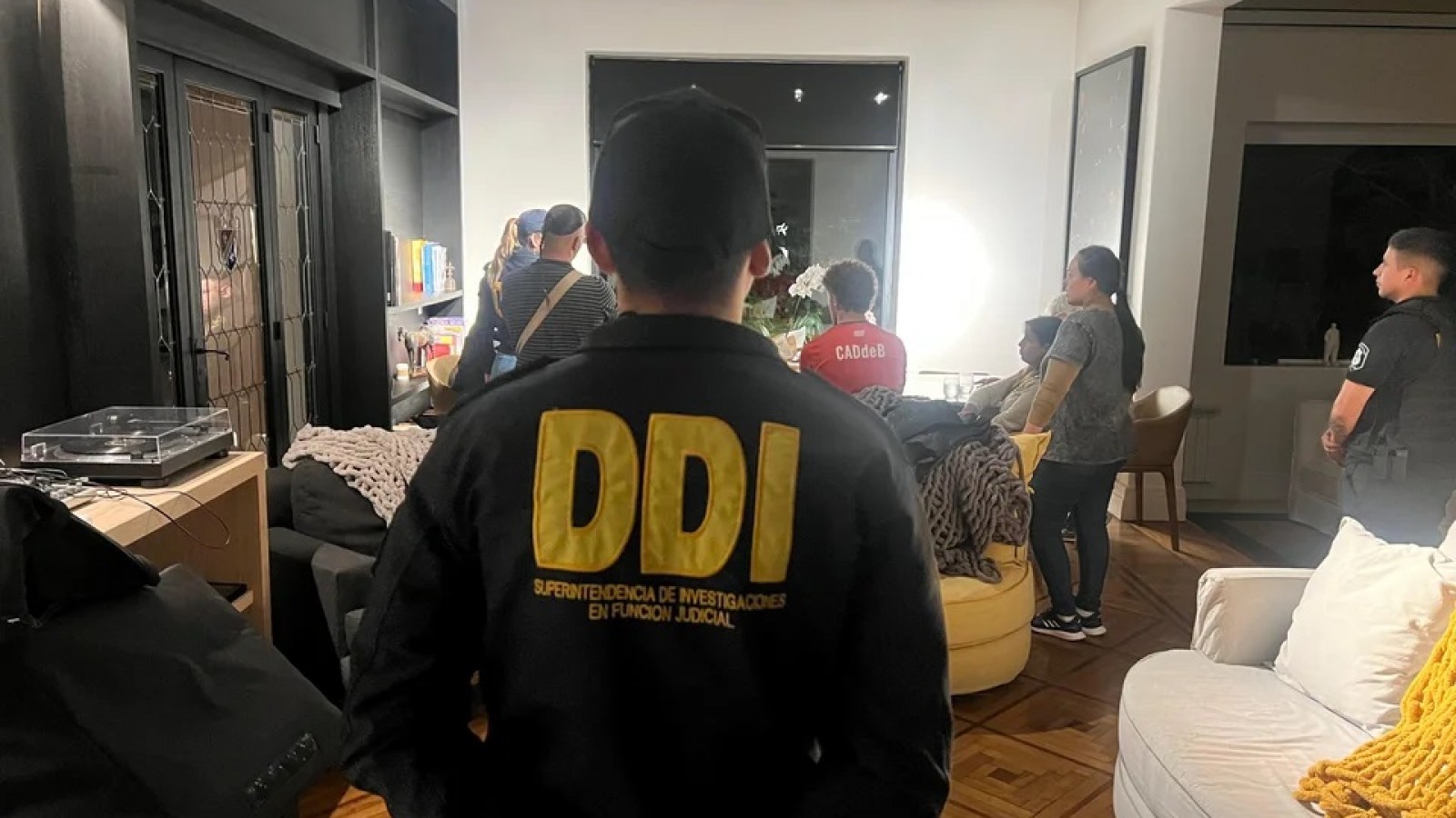 Giro en el caso Maradona: Juicio suspendido, allanamientos y una jueza bajo la lupa por un documental