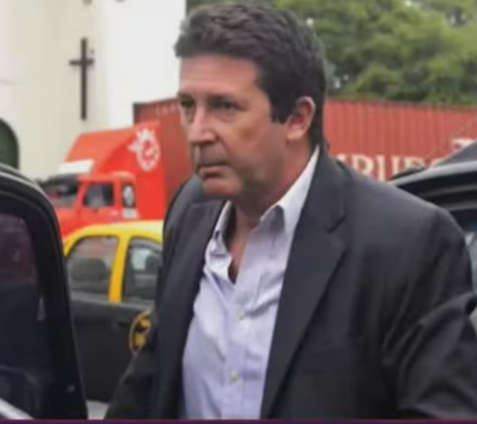 El ex de Iliana Calabro se presentó esta mañana y quedó detenido