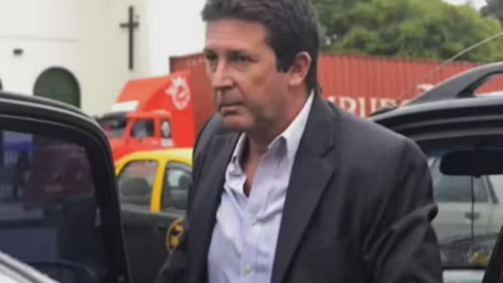 El ex de Iliana Calabro se presentó esta mañana y quedó detenido