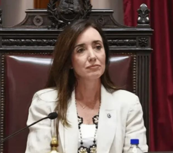 Renunció el secretario del Senado que había nombrado Villarruel