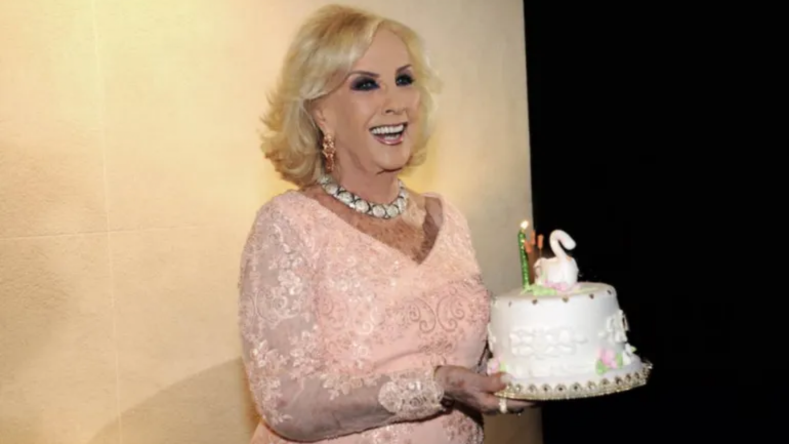 El programa de Mirtha cumplio 57 años en el aire y la conductora se emocionó