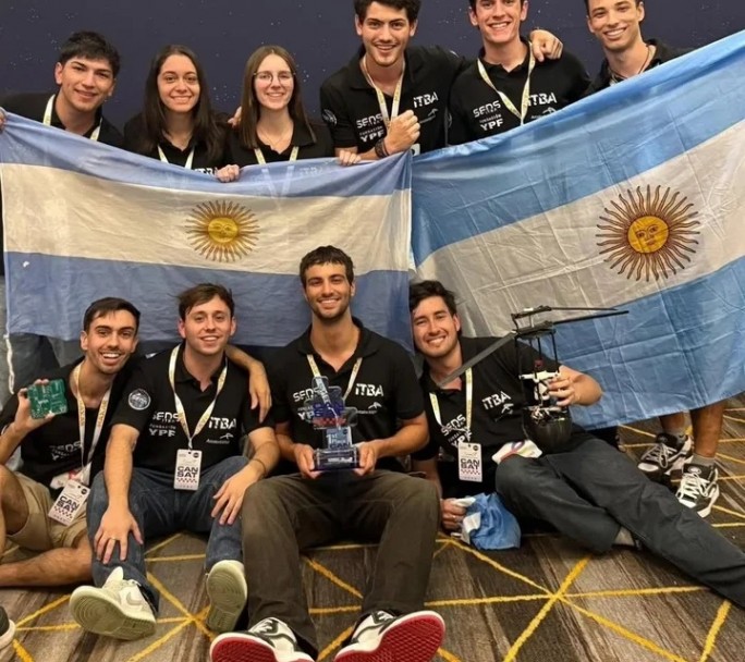 Orgullo argentino: Jóvenes del ITBA se consagran campeones mundiales de ingeniería aeroespacial de la NASA