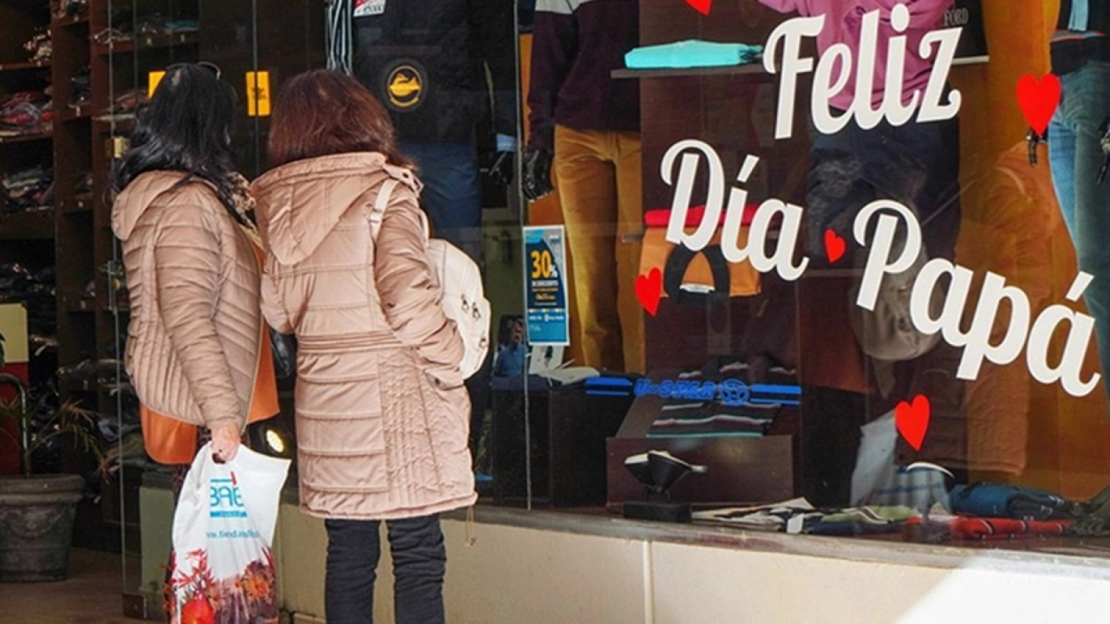 No fue el día del Padre que se esperaban los comerciantes, las ventas cayeron entre un 2 y un 3 %