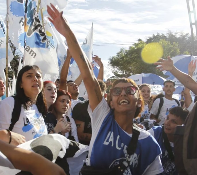 Marcha en apoyo a Cristina Kirchner: Calles cortadas y caos vehicular en Buenos Aires