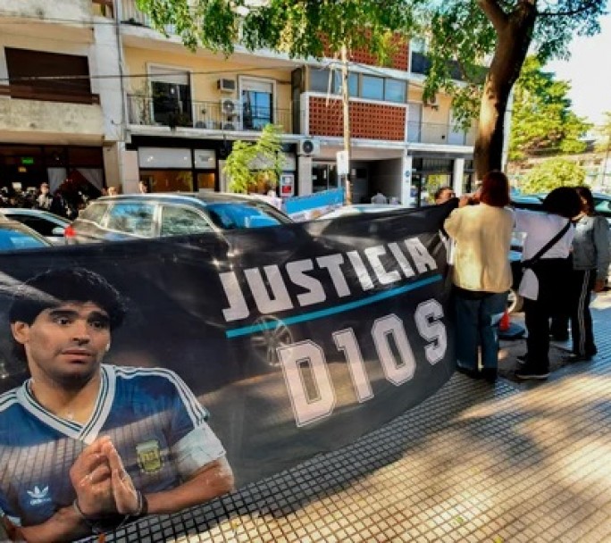 Caso Maradona: Se sortea el tribunal para reanudar el juicio por su muerte