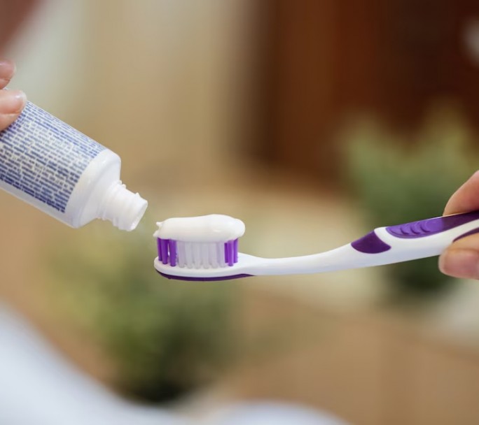 ANMAT prohíbe una pasta dental Colgate tras reportes de efectos adversos en Argentina y Brasil