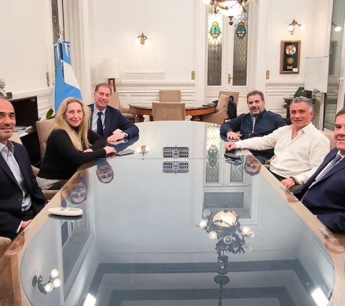 Armador libertario a la interna: "El que cuestiona a los candidatos del Presidente, está cuestionando al Presidente"