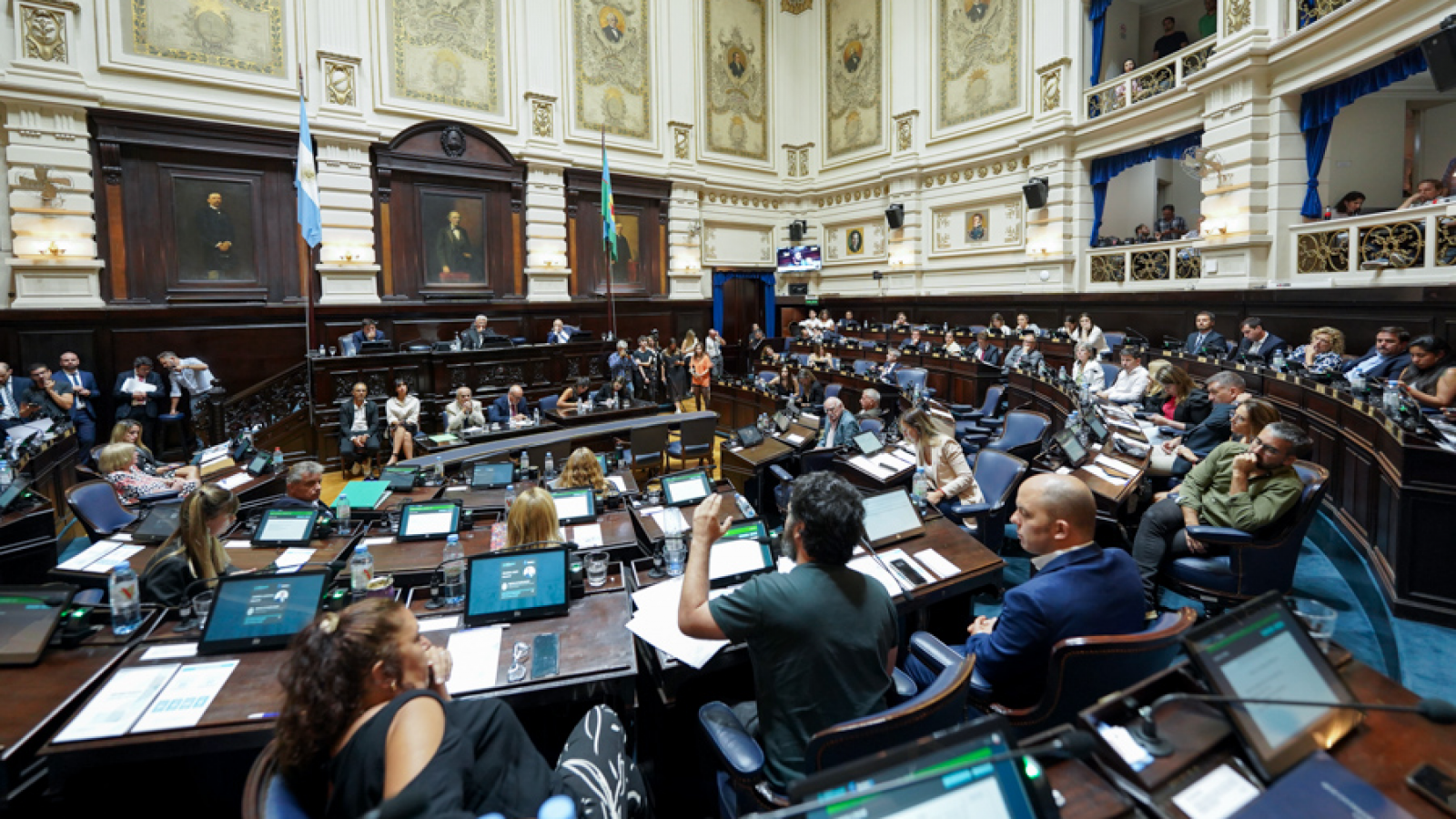 El Gobierno a la caza de los votos necesarios para imponer el veto en el Senado