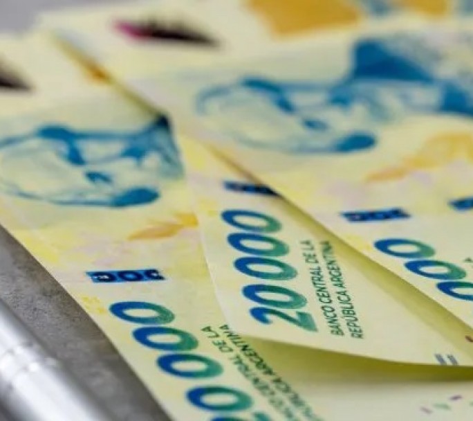 El dólar se acerca al techo de la banda y los inversores analizan cómo mover sus pesos