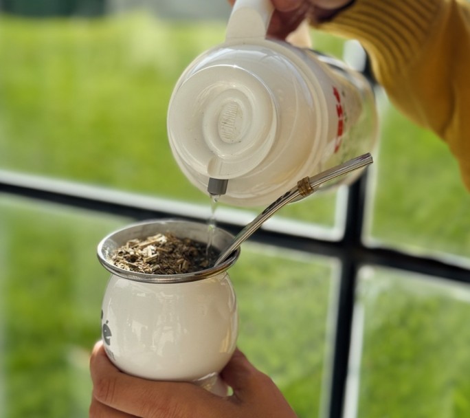 Tomar mate en invierno: 3 razones por las que es bueno para tu salud
