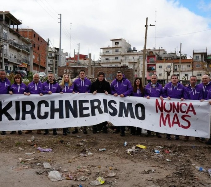 "Kirchnerismo Nunca Más": El slogan de Milei genera un fuerte rechazo en la oposición