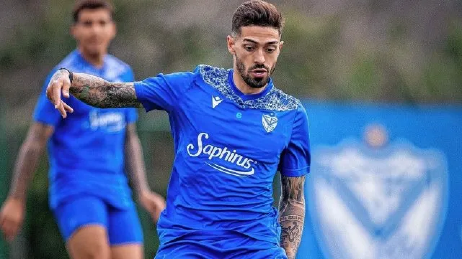 El nuevo refuerzo de Velez Manuel Lanzini fue presentado oficialmente